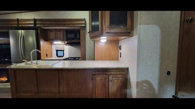 2016 KEYSTONE SPRINTER 298 FWRLS   - Photo 9 - Aurora, MO 65605