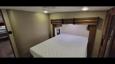 2016 KEYSTONE SPRINTER 298 FWRLS   - Photo 42 - Aurora, MO 65605