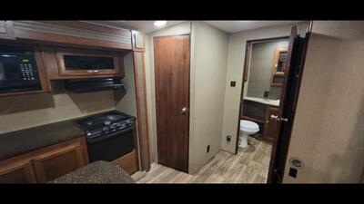 2017 KEYSTONE PASSPORT 27RB   - Photo 24 - Aurora, MO 65605