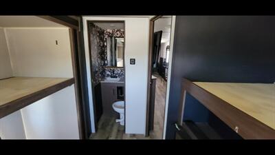 2020 KEYSTONE HIDEOUT 338LHS   - Photo 24 - Aurora, MO 65605