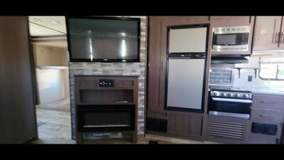 2020 KEYSTONE HIDEOUT 338LHS   - Photo 17 - Aurora, MO 65605