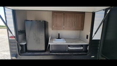 2020 KEYSTONE HIDEOUT 338LHS   - Photo 10 - Aurora, MO 65605