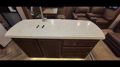 2016 JAYCO NORTH POINT 377RLBH   - Photo 27 - Aurora, MO 65605