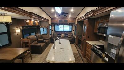2016 JAYCO NORTH POINT 377RLBH   - Photo 10 - Aurora, MO 65605