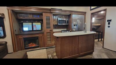 2016 JAYCO NORTH POINT 377RLBH   - Photo 21 - Aurora, MO 65605