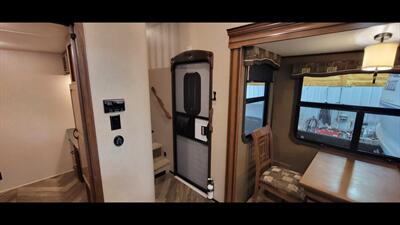 2016 JAYCO NORTH POINT 377RLBH   - Photo 12 - Aurora, MO 65605