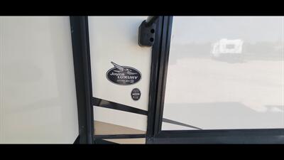 2016 JAYCO NORTH POINT 377RLBH   - Photo 59 - Aurora, MO 65605