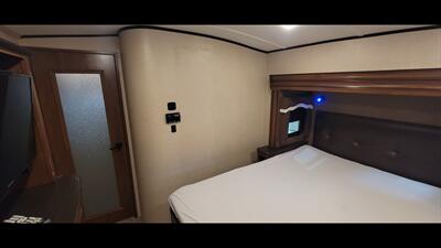 2016 JAYCO NORTH POINT 377RLBH   - Photo 51 - Aurora, MO 65605