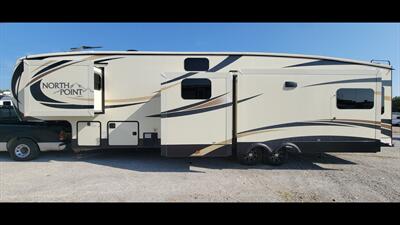 2016 JAYCO NORTH POINT 377RLBH   - Photo 4 - Aurora, MO 65605