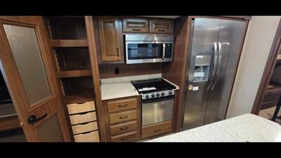 2016 JAYCO NORTH POINT 377RLBH   - Photo 24 - Aurora, MO 65605