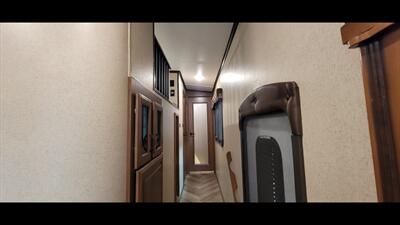 2016 JAYCO NORTH POINT 377RLBH   - Photo 36 - Aurora, MO 65605
