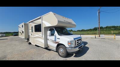 2015 Winnebago MINNIE WINNIE 31H - Photo 2 - Aurora, MO 65605