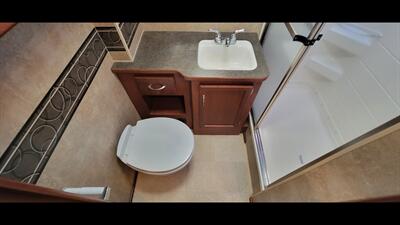 2015 Winnebago MINNIE WINNIE 31H - Photo 43 - Aurora, MO 65605