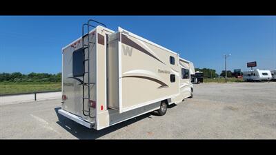 2015 Winnebago MINNIE WINNIE 31H - Photo 8 - Aurora, MO 65605
