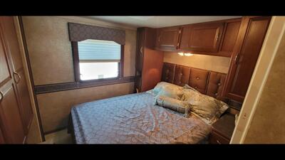 2015 Winnebago MINNIE WINNIE 31H - Photo 36 - Aurora, MO 65605