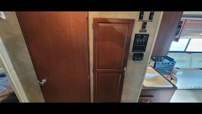 2015 Winnebago MINNIE WINNIE 31H - Photo 33 - Aurora, MO 65605