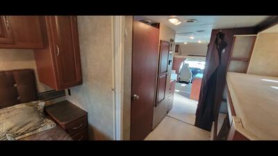 2015 Winnebago MINNIE WINNIE 31H - Photo 42 - Aurora, MO 65605