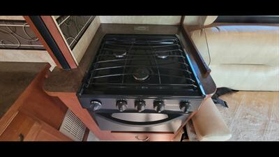 2015 Winnebago MINNIE WINNIE 31H - Photo 24 - Aurora, MO 65605