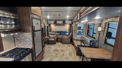 2017 KEYSTONE SPRINTER 269 FWRLS   - Photo 10 - Aurora, MO 65605