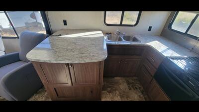 2018 HEARTLAND PIONEER 280RK   - Photo 23 - Aurora, MO 65605