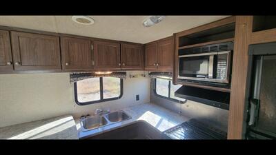 2018 HEARTLAND PIONEER 280RK   - Photo 22 - Aurora, MO 65605