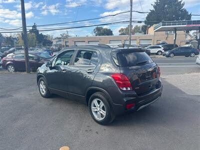 2018 Chevrolet Trax LT   - Photo 2 - Philadelphia, PA 19136