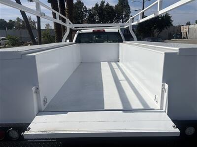 2018 Chevrolet Silverado 3500HD CC UTILITY   - Photo 16 - Santa Ana, CA 92703