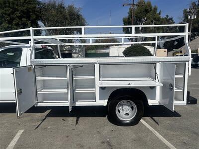 2018 Chevrolet Silverado 3500HD CC UTILITY   - Photo 5 - Santa Ana, CA 92703