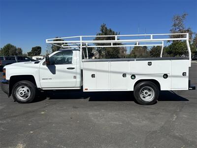 2018 Chevrolet Silverado 3500HD CC UTILITY   - Photo 4 - Santa Ana, CA 92703