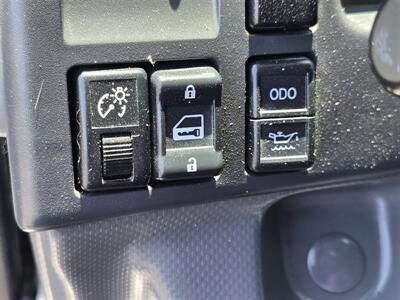 2019 Isuzu Med Duty NRR HD  DUMP 5.2L DIESEL,14FT METAL BED! - Photo 22 - Santa Ana, CA 92703