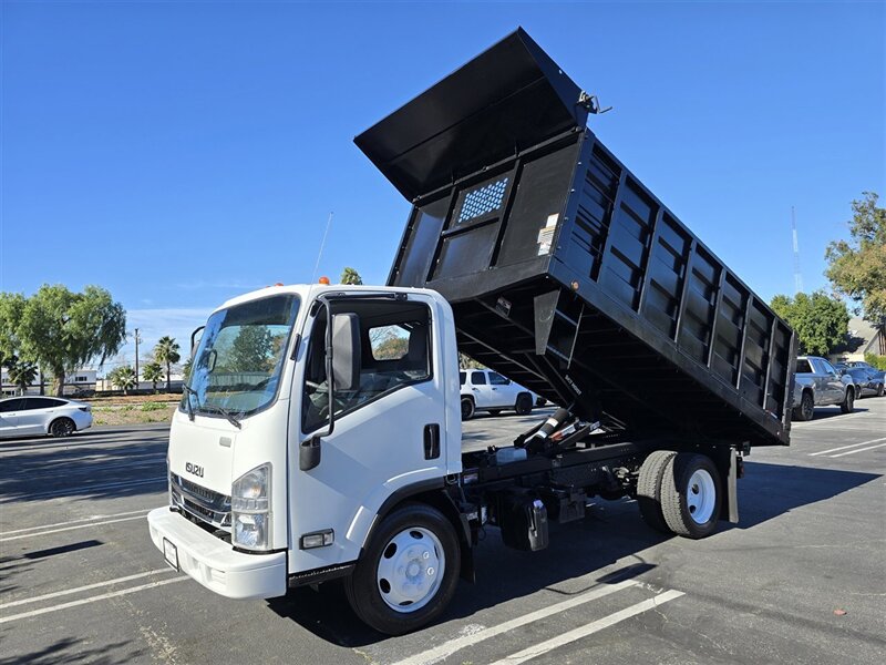 2018 Isuzu NRR Base's photo