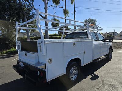 2021 Ford F350 XL UTILITY,6.2L GAS,LADDER RACK!   - Photo 2 - Santa Ana, CA 92703