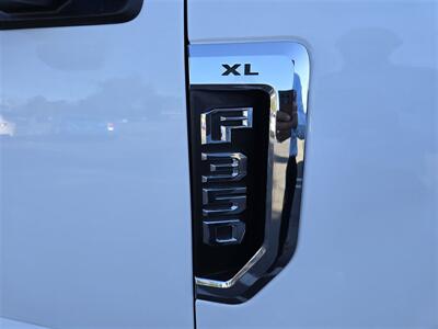 2021 Ford F350 XL UTILITY,6.2L GAS,LADDER RACK!   - Photo 19 - Santa Ana, CA 92703