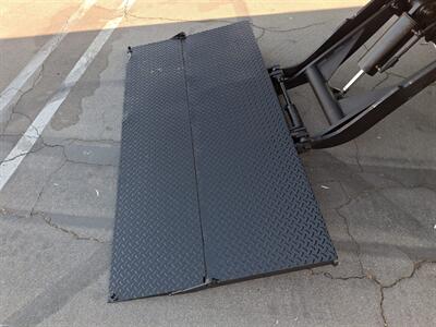 2016 Ford F-650 Super Duty STAKE BED 6.7L DIESEL,22FT BED, POWER LIFT GATE! - Photo 8 - Santa Ana, CA 92703