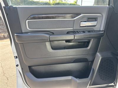 2022 RAM 3500 UTILITY   - Photo 16 - Santa Ana, CA 92703