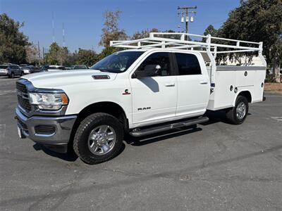 2022 RAM 3500 UTILITY   - Photo 2 - Santa Ana, CA 92703