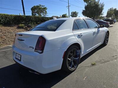 2021 Chrysler 300 Series S  3.6L V6, leather,Panoramic roof,  newer tires,great condition! - Photo 4 - Santa Ana, CA 92703
