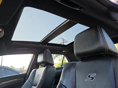 2021 Chrysler 300 Series S  3.6L V6, leather,Panoramic roof,  newer tires,great condition! - Photo 15 - Santa Ana, CA 92703