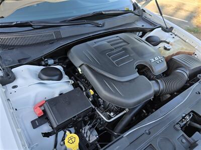 2021 Chrysler 300 Series S  3.6L V6, leather,Panoramic roof,  newer tires,great condition! - Photo 22 - Santa Ana, CA 92703