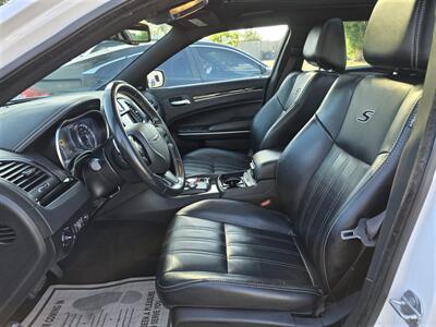 2021 Chrysler 300 Series S  3.6L V6, leather,Panoramic roof,  newer tires,great condition! - Photo 6 - Santa Ana, CA 92703