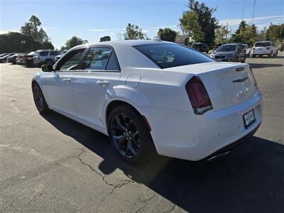 2021 Chrysler 300 Series S  3.6L V6, leather,Panoramic roof,  newer tires,great condition! - Photo 25 - Santa Ana, CA 92703