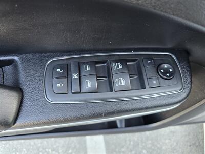 2021 Chrysler 300 Series S  3.6L V6, leather,Panoramic roof,  newer tires,great condition! - Photo 21 - Santa Ana, CA 92703