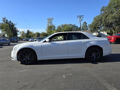 2021 Chrysler 300 Series S  3.6L V6, leather,Panoramic roof,  newer tires,great condition! - Photo 5 - Santa Ana, CA 92703