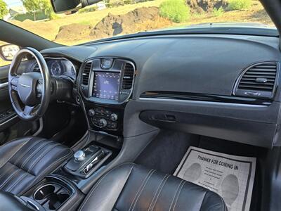 2021 Chrysler 300 Series S  3.6L V6, leather,Panoramic roof,  newer tires,great condition! - Photo 14 - Santa Ana, CA 92703