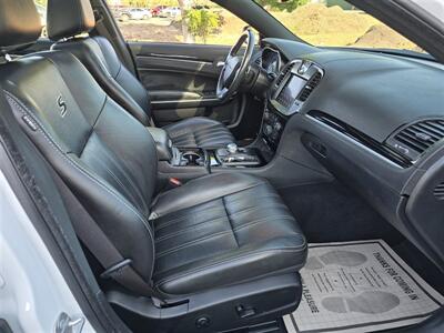 2021 Chrysler 300 Series S  3.6L V6, leather,Panoramic roof,  newer tires,great condition! - Photo 13 - Santa Ana, CA 92703
