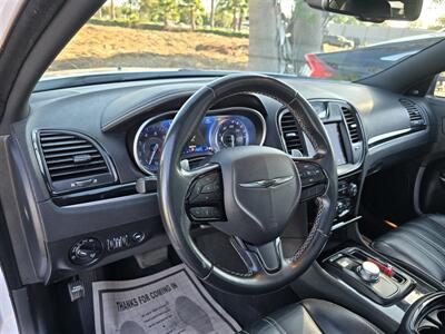 2021 Chrysler 300 Series S  3.6L V6, leather,Panoramic roof,  newer tires,great condition! - Photo 8 - Santa Ana, CA 92703