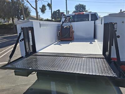 2017 Chevrolet Comm 3500 UTILITY  & ext tak w/pump! - Photo 5 - Santa Ana, CA 92703