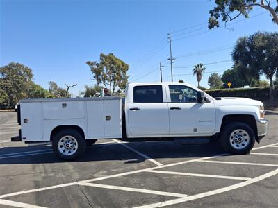 2017 Chevrolet Comm 3500 UTILITY  & ext tak w/pump! - Photo 6 - Santa Ana, CA 92703