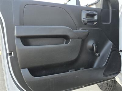 2017 Chevrolet Silverado 3500 SERVICE UTILITY 6.6L DURAMAX W/  ALLISON TRANS,LADDER RACKS! - Photo 18 - Santa Ana, CA 92703