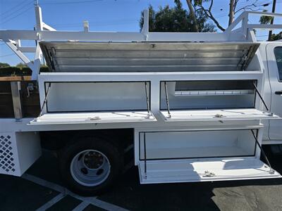 2017 Chevrolet Silverado 3500 SERVICE UTILITY 6.6L DURAMAX W/  ALLISON TRANS,LADDER RACKS! - Photo 2 - Santa Ana, CA 92703